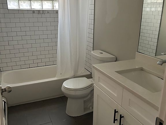 2nd image of 1619 Thacker St #302