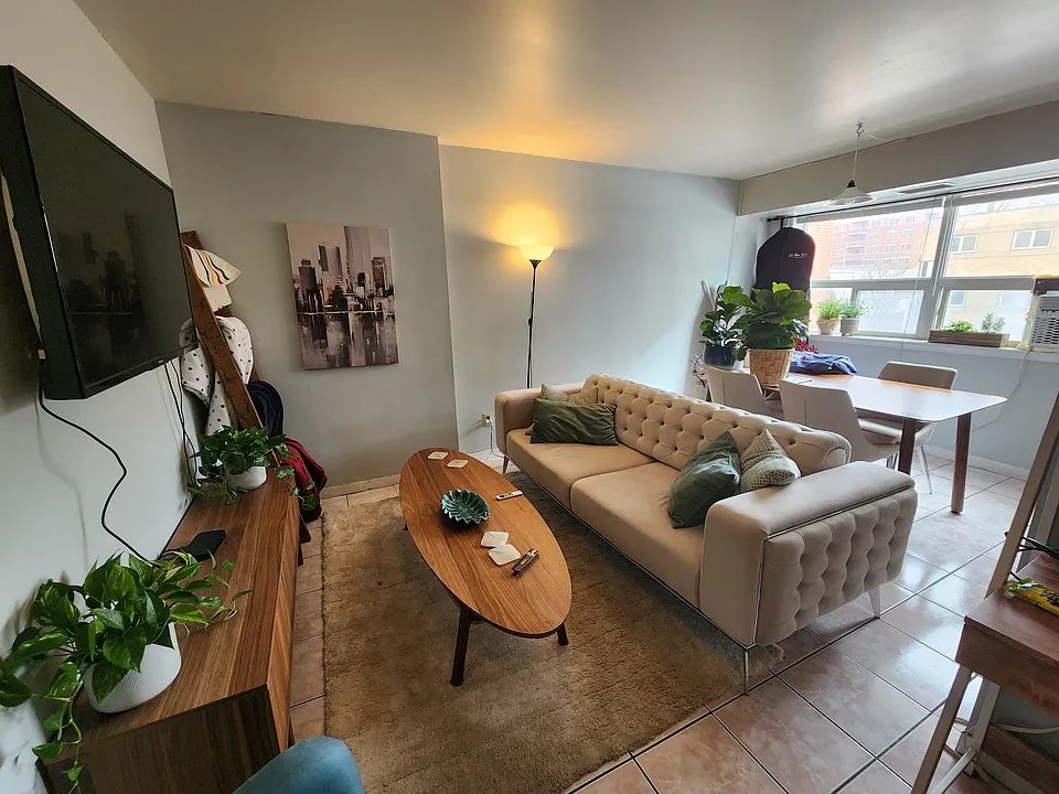 380 Frank St #1B