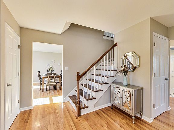 2nd image of 614 W Kingsley Dr