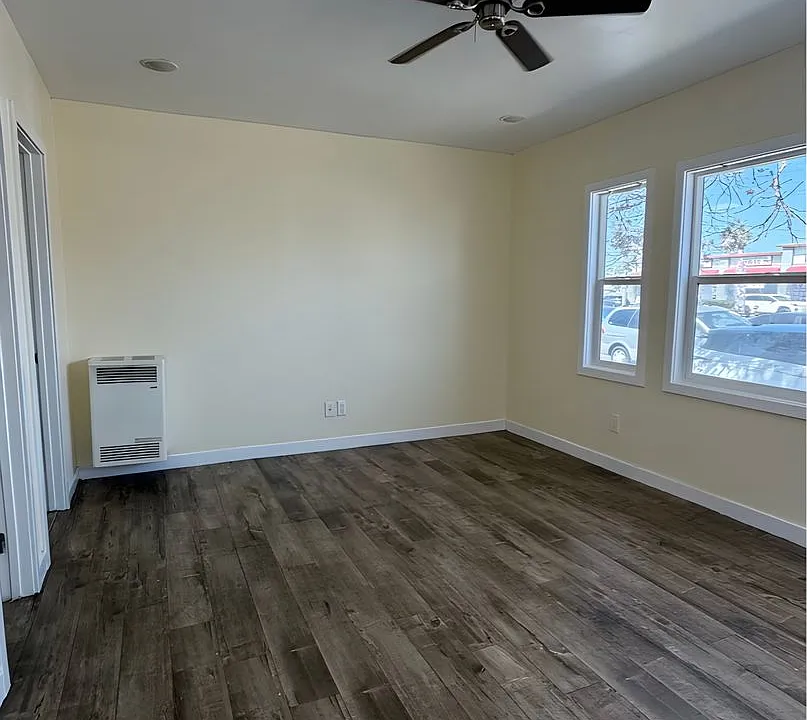 118 W Manchester Ave