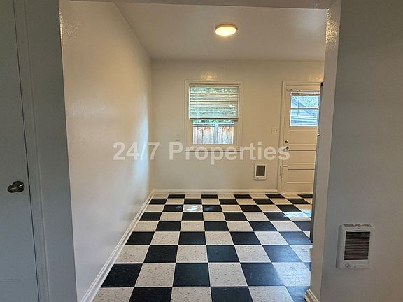 5th image of 3311 NE Going St