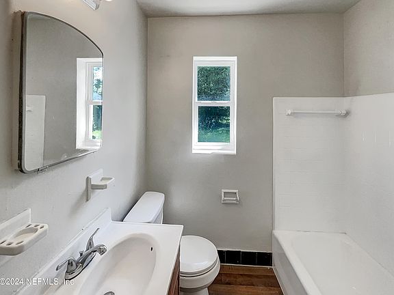 5th image of 3431 INWOOD Circle W