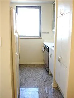 Rented by Sumitomo Real Estate Sales | media 23