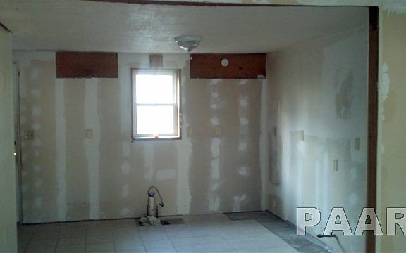 4th image of 3117 W Augustana St