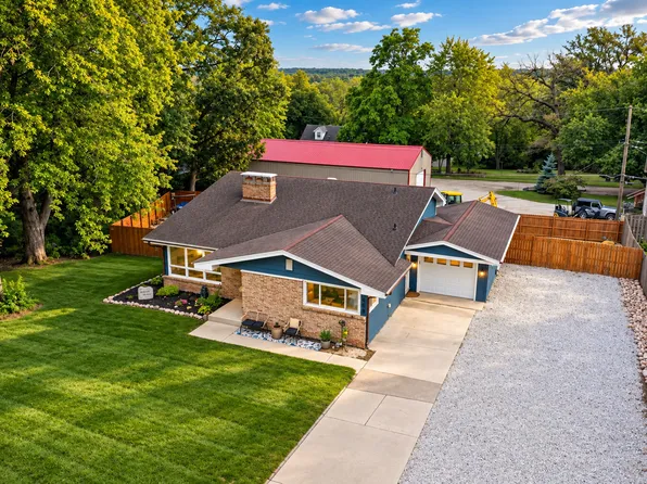 2469 Circle Dr, Ottawa, IL 61350