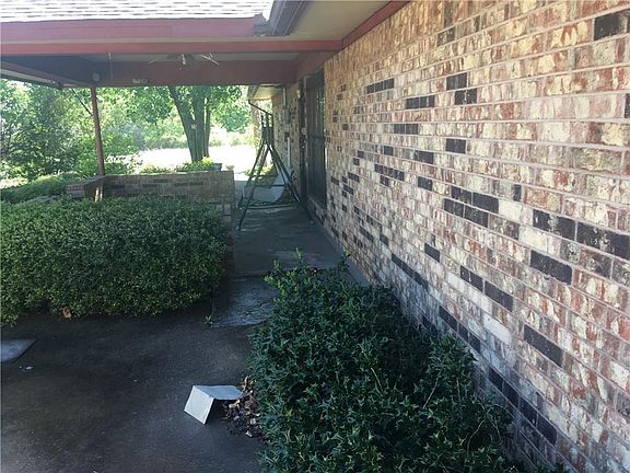 5th image of 224 Summit Dr