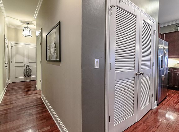 3rd image of 4814 N Damen Ave APT 302