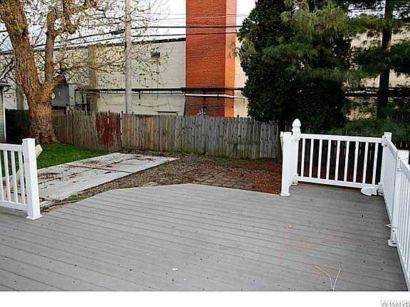 5th image of 290 W Hazeltine Ave