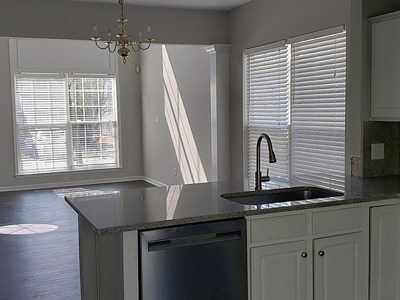 5th image of 3547 Laurenhurst Ln