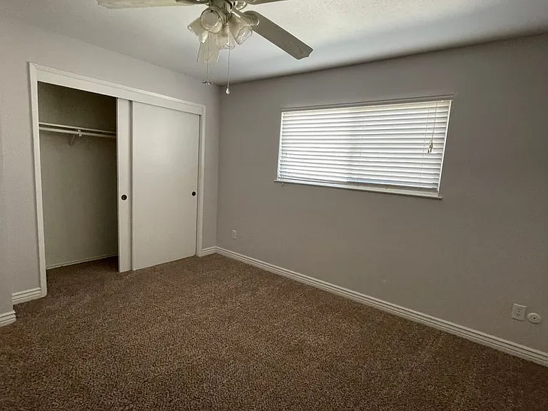 708 S Peggy St — Photo 28