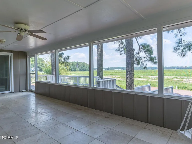 647 Castleberry Ct — Photo 19