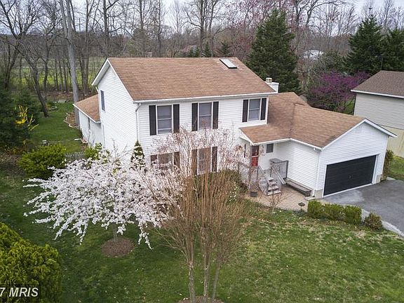 3rd image of 738 Mallard Dr