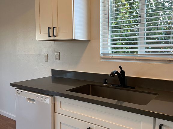 3rd image of 10161 Beardon Dr APT 3