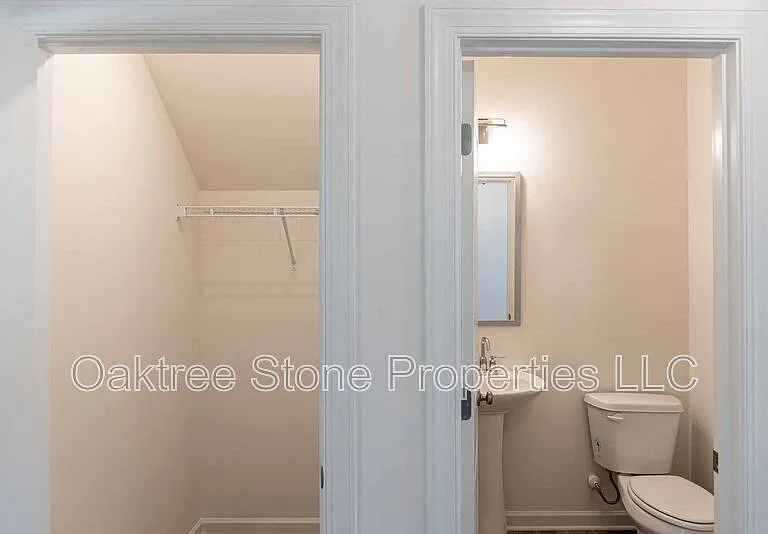 3348 Pepperpike Ct — Photo 11