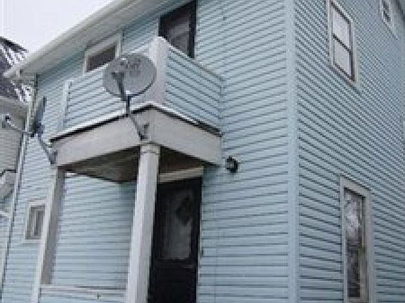 2nd image of 10419 Fortune Ave