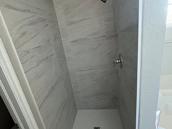 4th image of 3313 Molly Ln