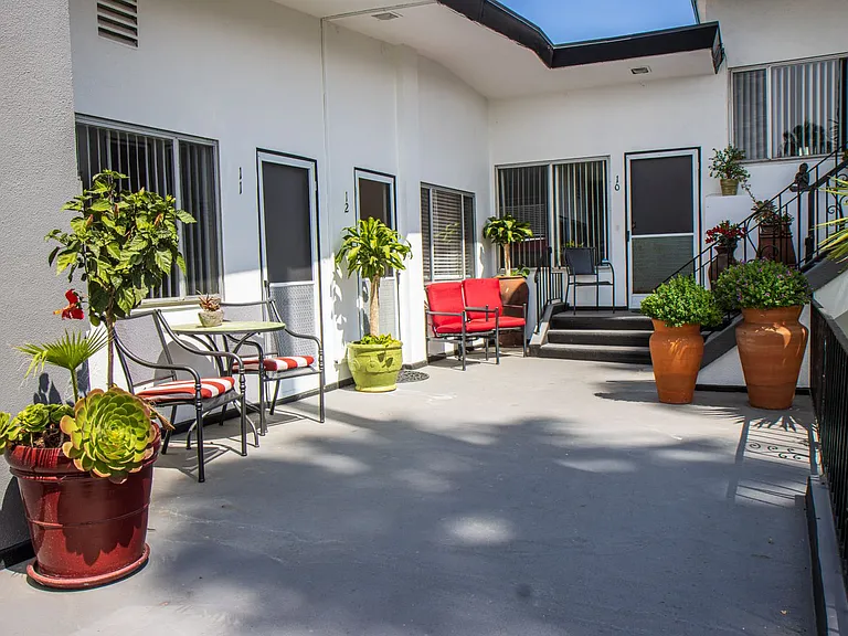250 Cliff Dr — Photo 20