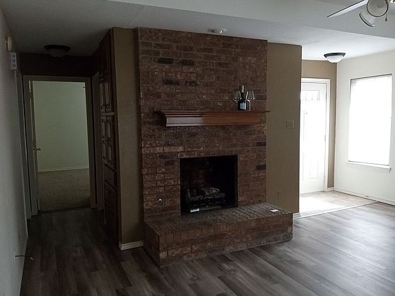 5th image of 525 Oakridge Dr