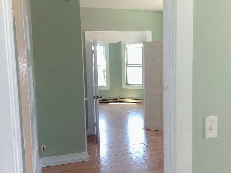 95 Russ St #2 — Photo 2