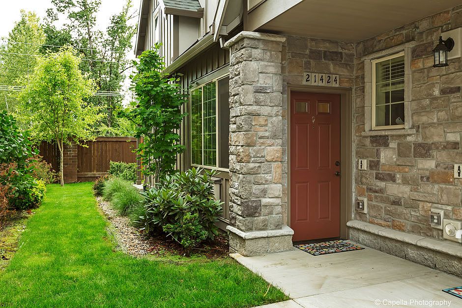1st image of 7988 NE Miriam Way