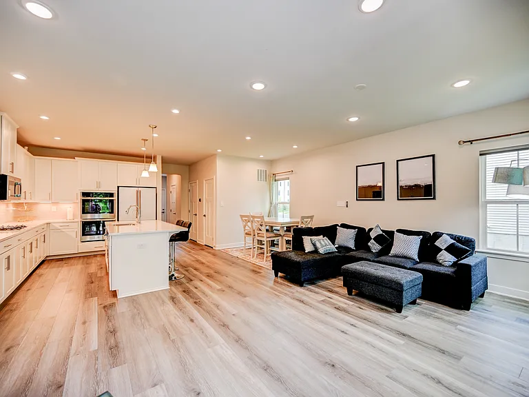 56 Pratt Ln — Photo 26