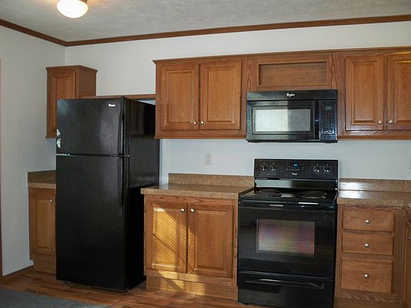 4th image of 33 Yew Ct