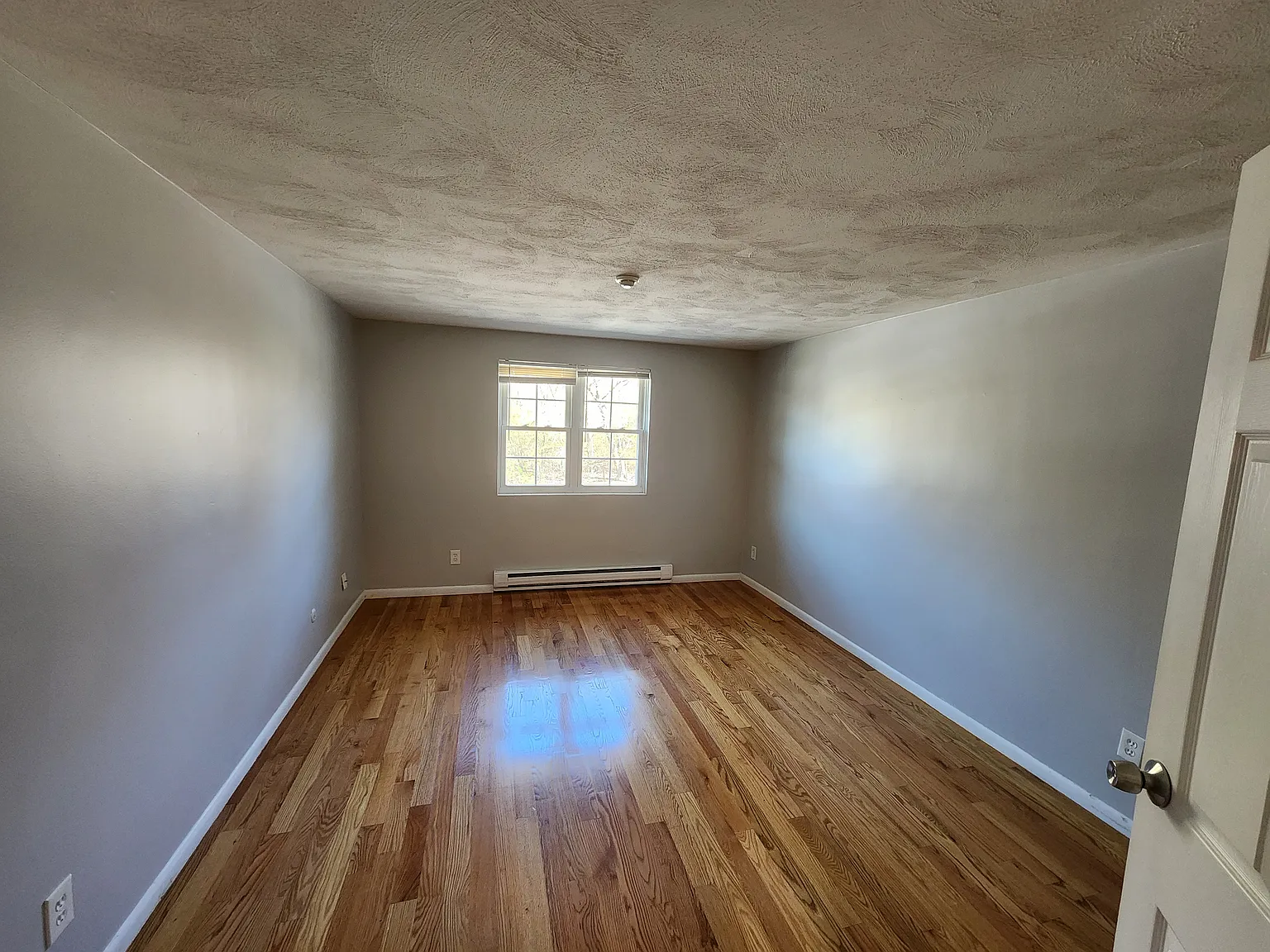 2 bed, 980 sqft, $2,200 — Photo 4