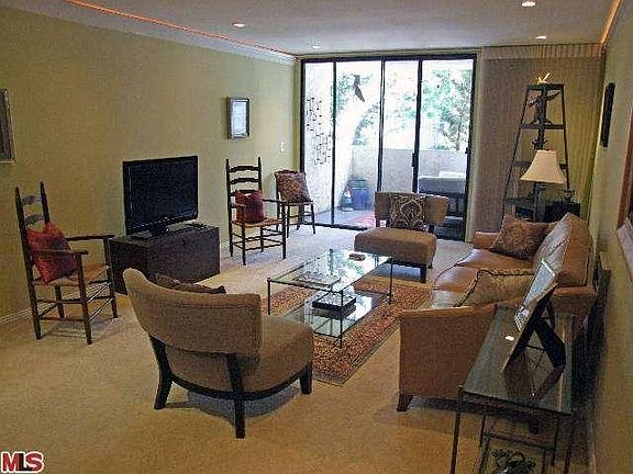 5th image of 8400 De Longpre Ave APT 308