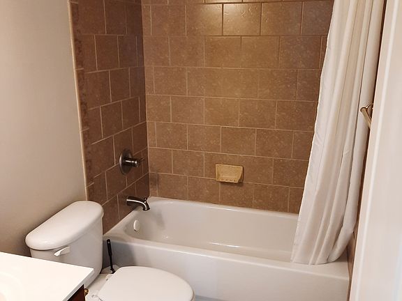 4th image of 180 Heritage Point Dr