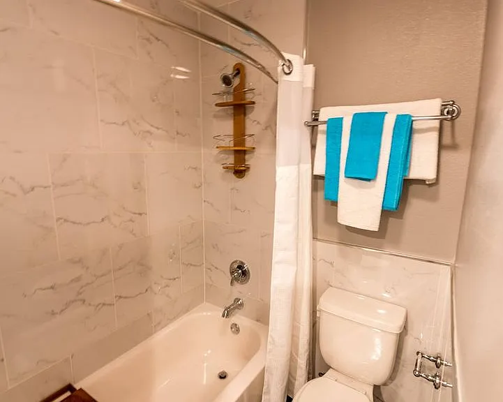 Axiom Apartments — Photo 43
