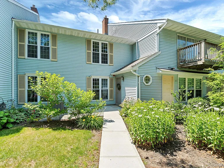 48 Homestead Village Dr — Photo 3