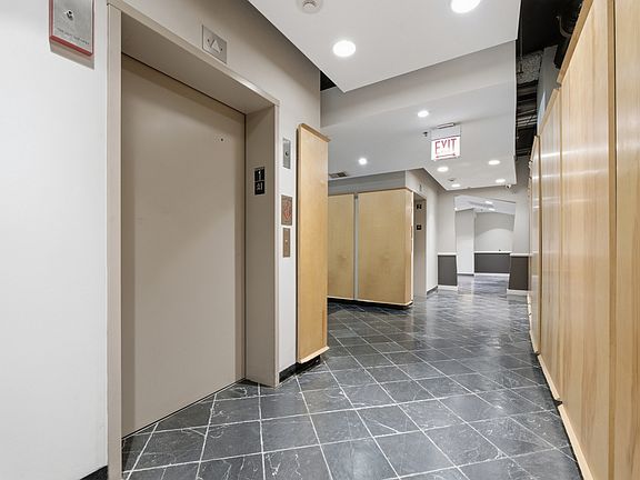 3rd image of 1155 W Madison St APT 511