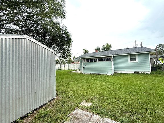 4th image of 502 Leon St