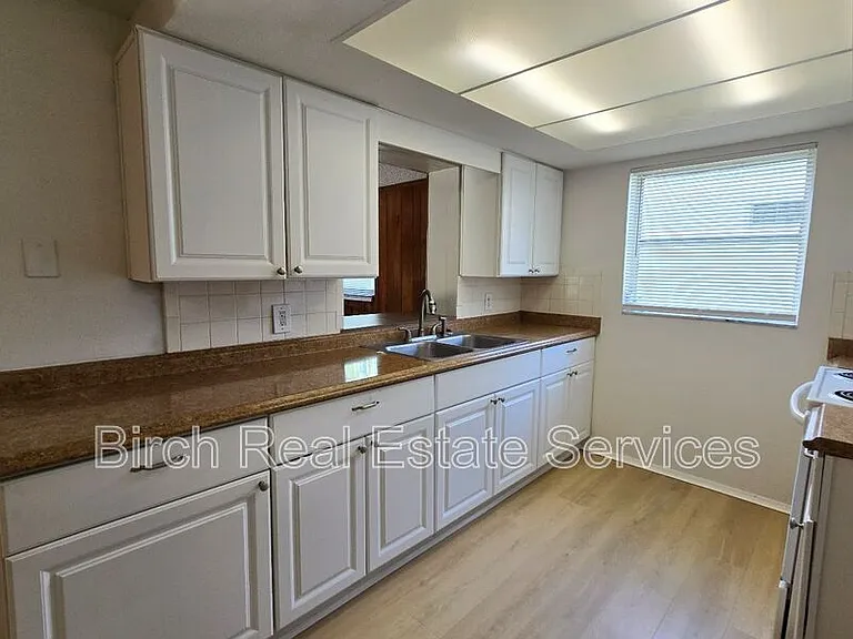 3200 Peterborough St — Photo 7