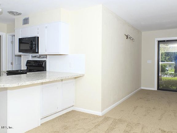 5th image of 2104 Limoges Dr E