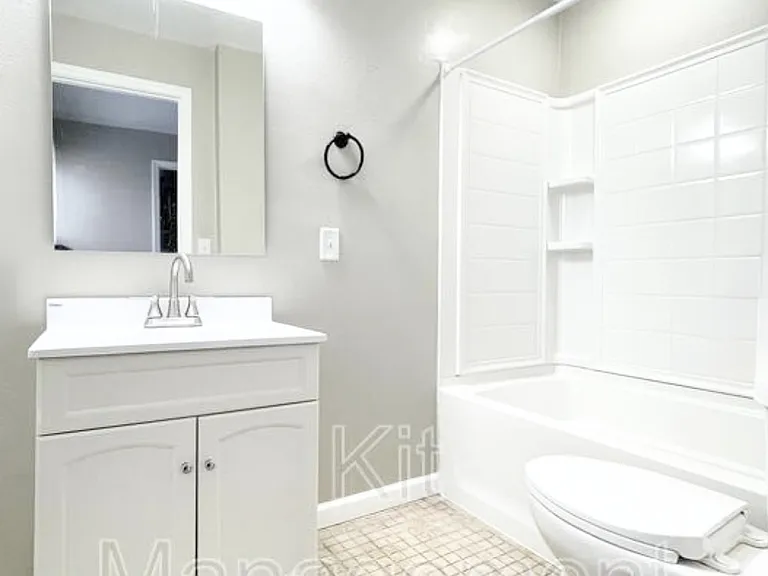 2248 Broadway St #UPPER — Photo 1