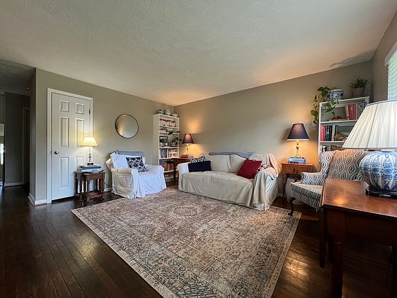 2nd image of 3612 Diane Ln