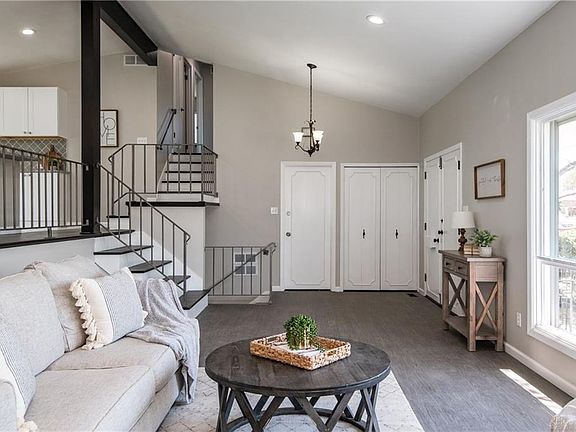 5th image of 4913 Thorain Ct