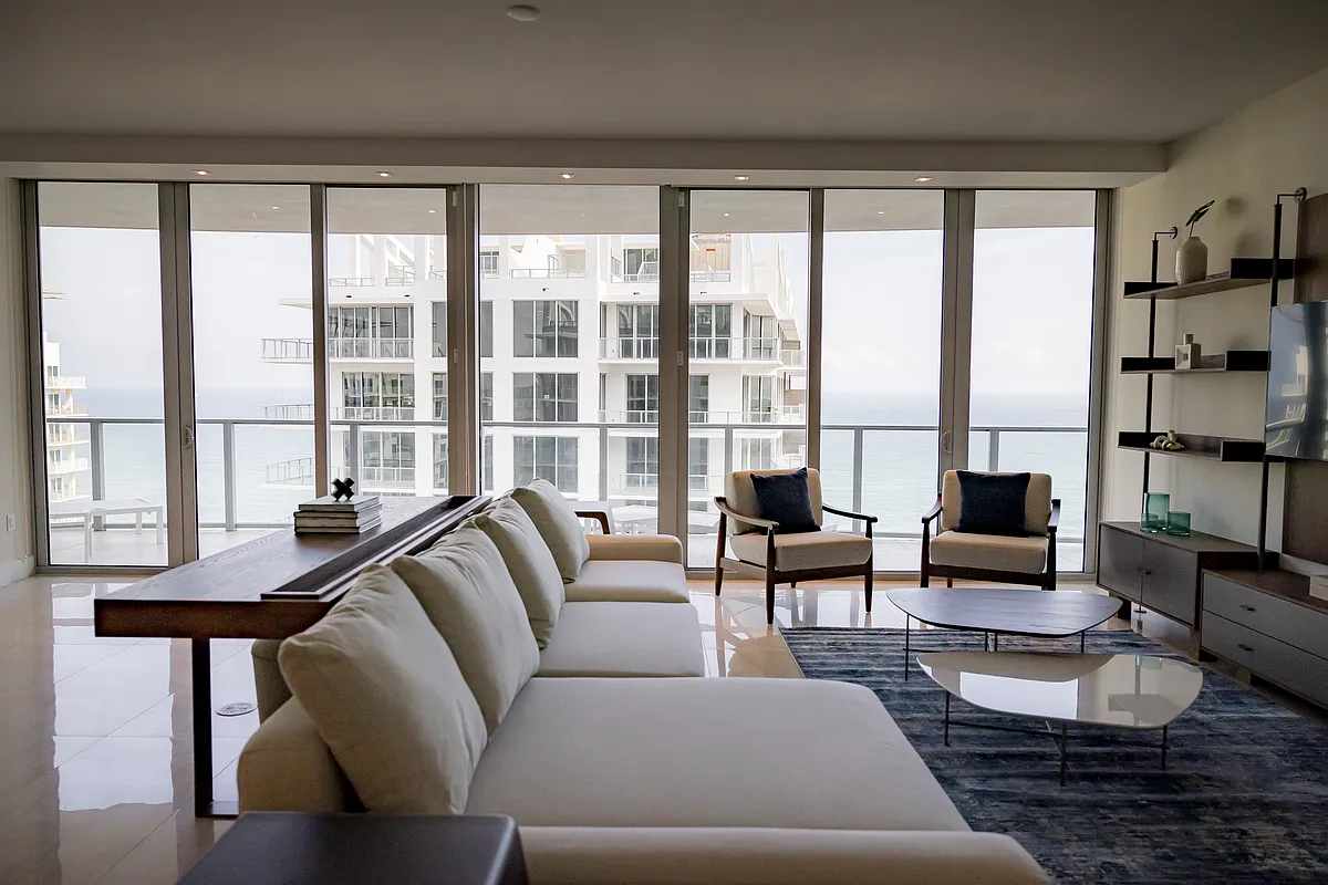Building Photo - 3100 N Ocean Dr