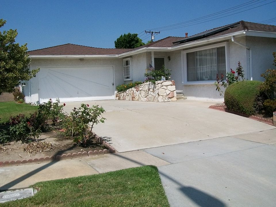 1st image of 5761 Crescent Ave