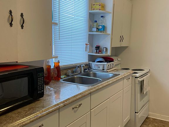 4th image of 410 S Main St APT 1