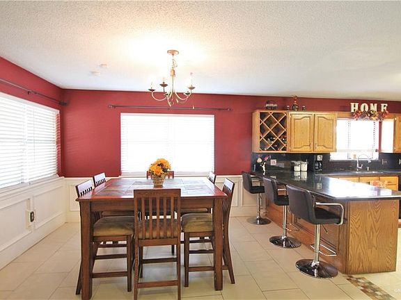 4th image of 3016 S Mockingbird St