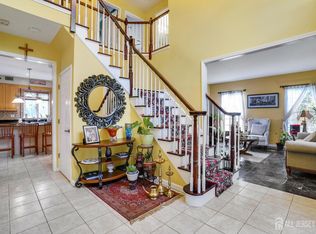 10 Crestwood St, Piscataway, NJ 08854