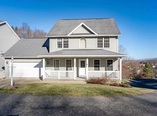 216 September Dr, Morgantown, WV 26508