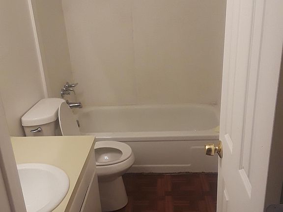4th image of 140 Tooke Dr