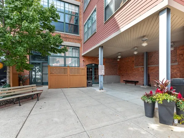 60 Dudley St APT 313, Chelsea, MA 02150