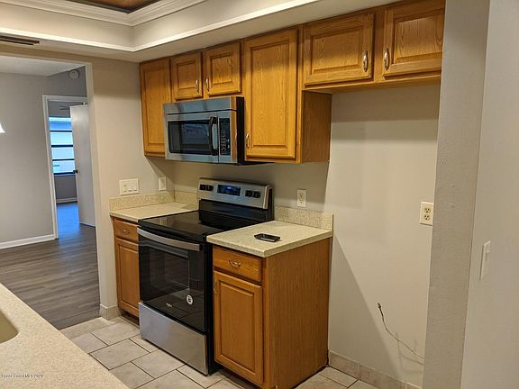 2nd image of 293 Cinnamon Lake Cir