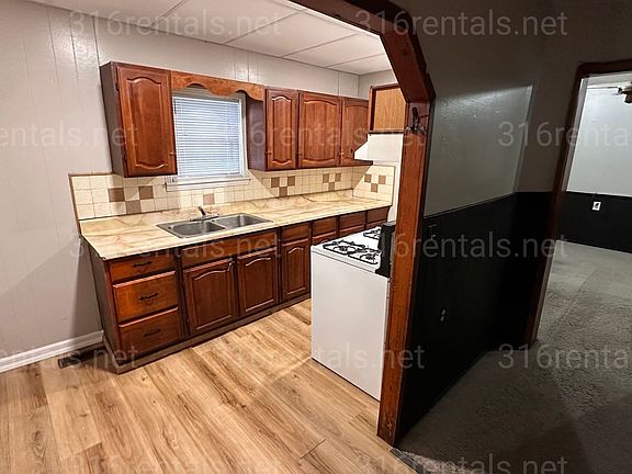 5th image of 1727 N Santa Fe Ave