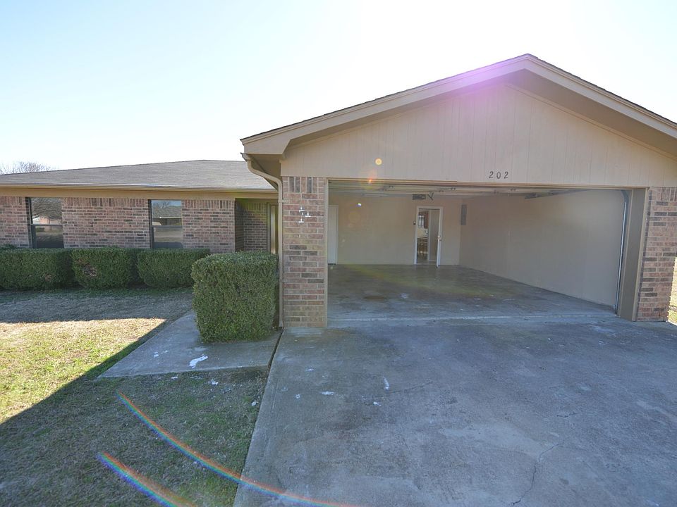 1st image of 202 Janis Ln