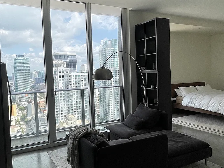 151 SE 1st St #Penthouse 06 — Photo 10
